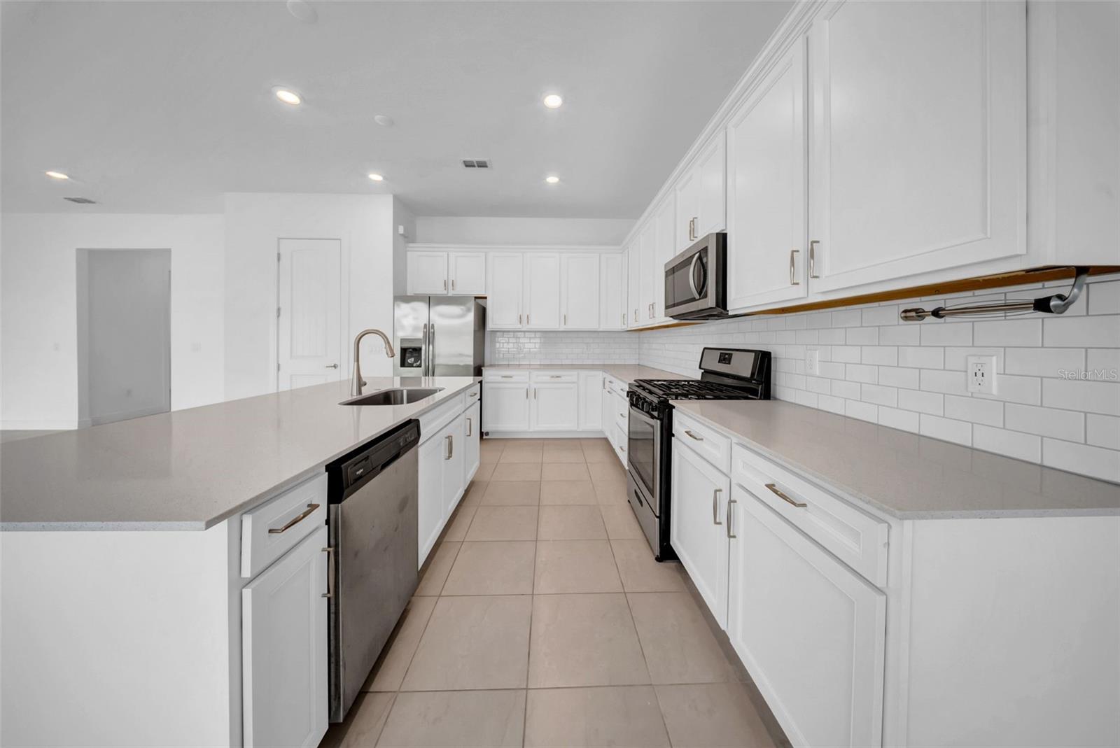 Image 21 of 56 For 13855 Sharp Hawk Drive