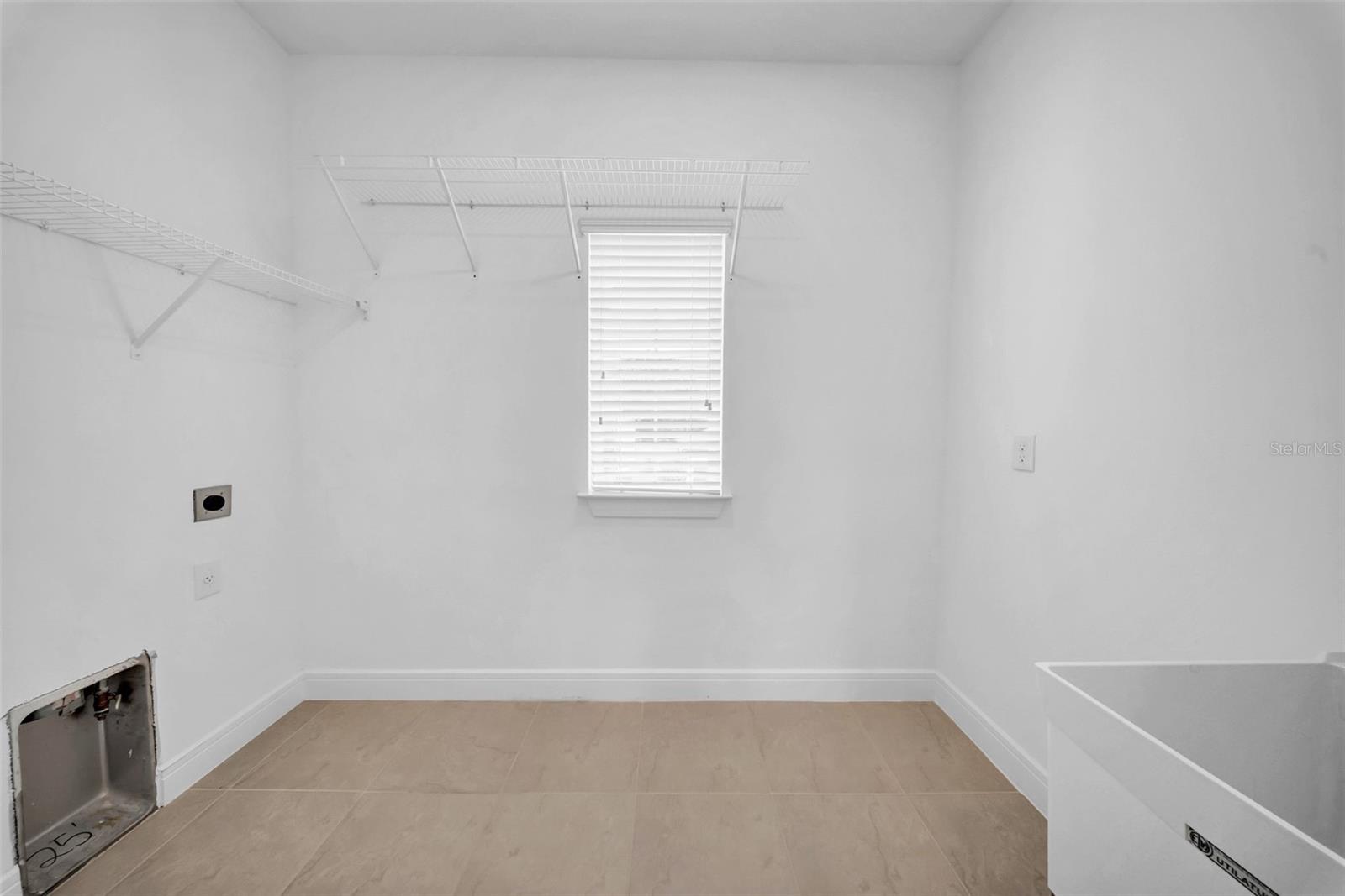 Image 7 of 56 For 13855 Sharp Hawk Drive
