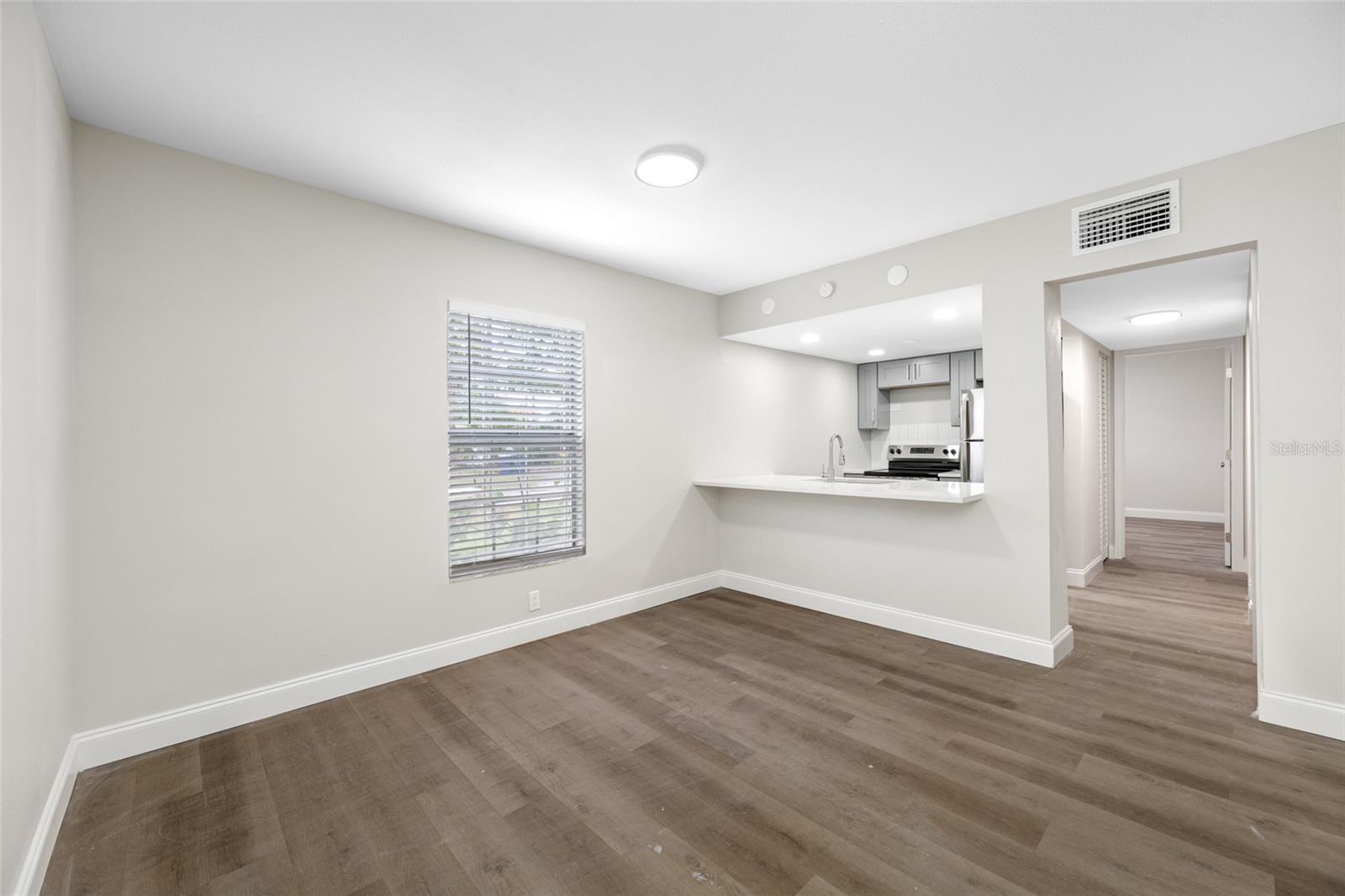 Image 10 of 23 For 155 Davis Boulevard 02