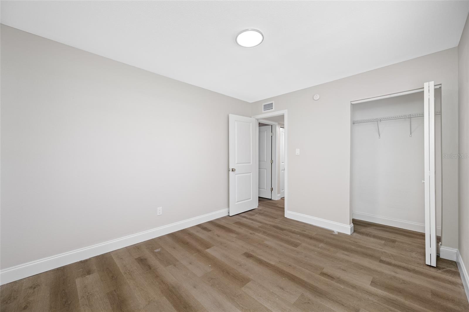 Image 16 of 23 For 155 Davis Boulevard 02