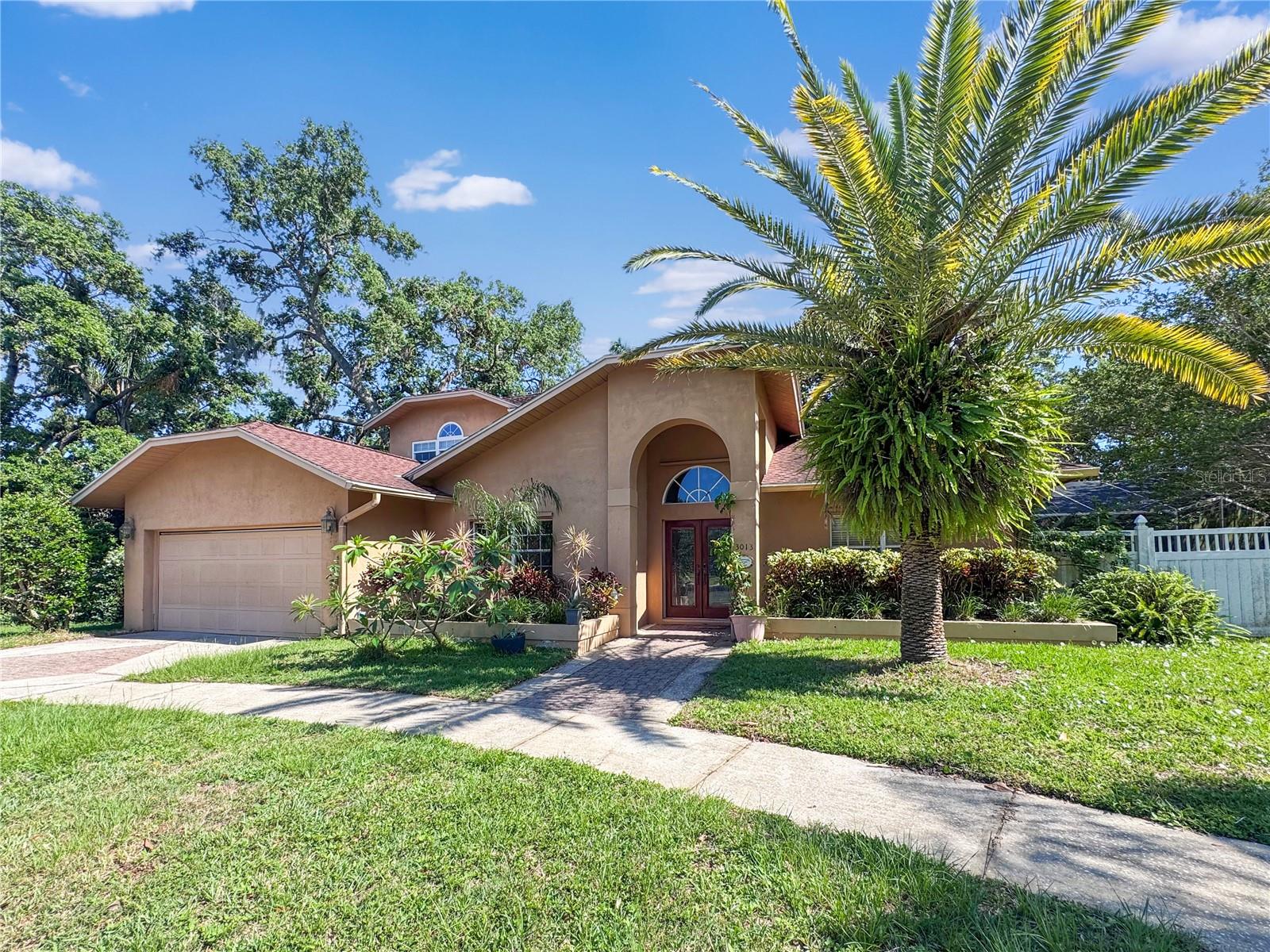 Listing photo id 0 for 3013 Crest Drive