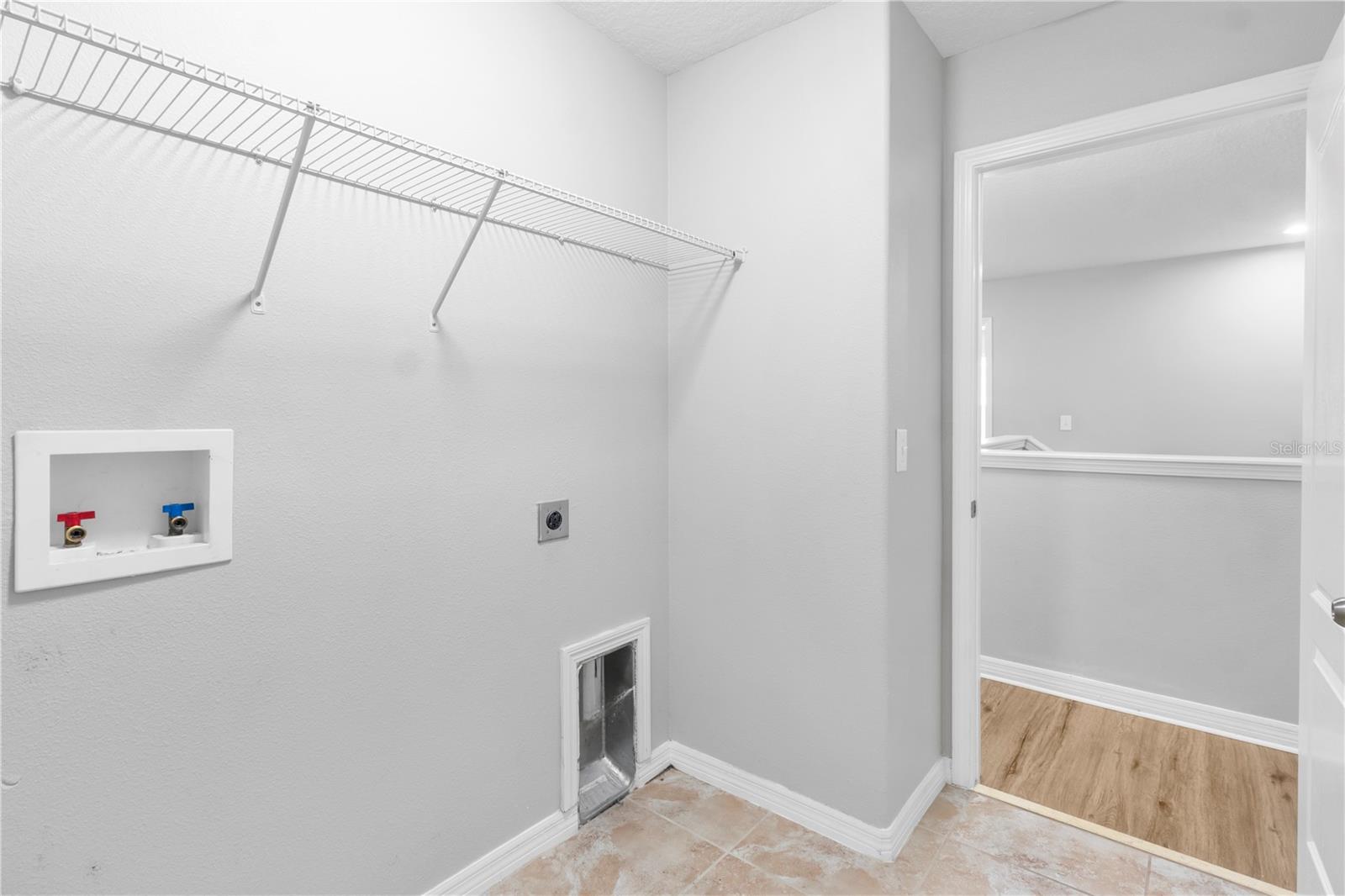 Image 14 of 44 For 13174 Royal Pines Avenue