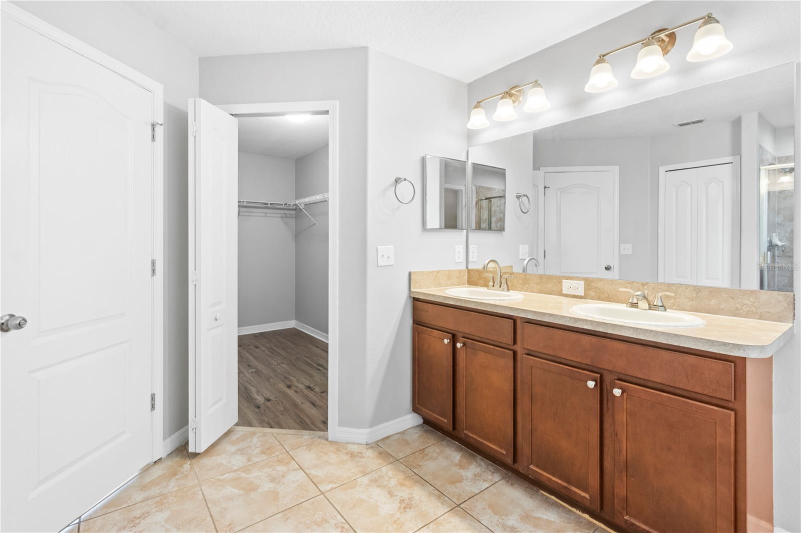 Image 24 of 44 For 13174 Royal Pines Avenue