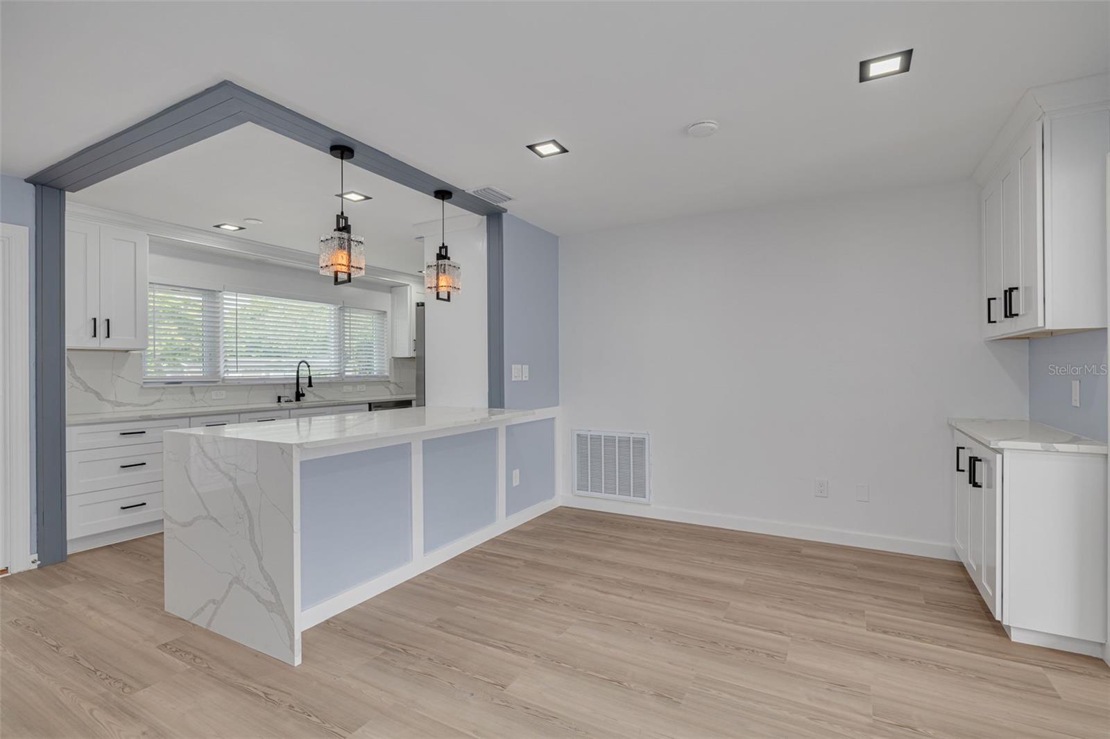 Image 13 of 35 For 1624 Chateau Drive