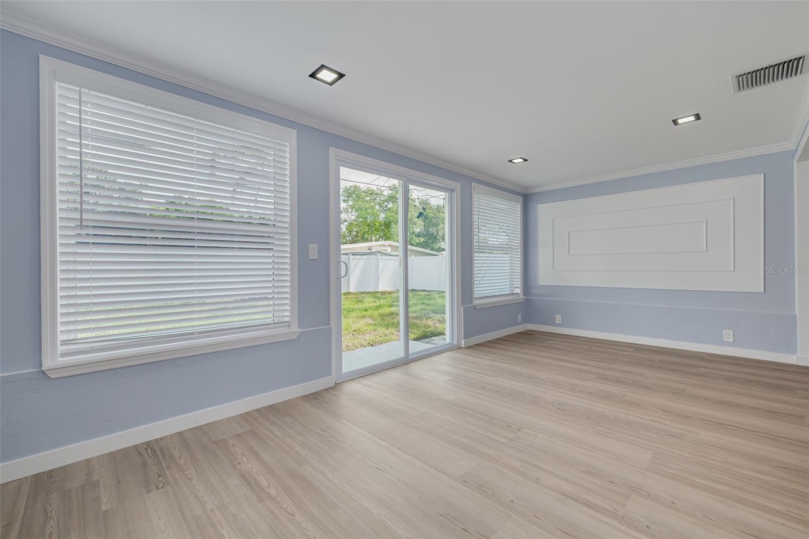 Image 15 of 35 For 1624 Chateau Drive