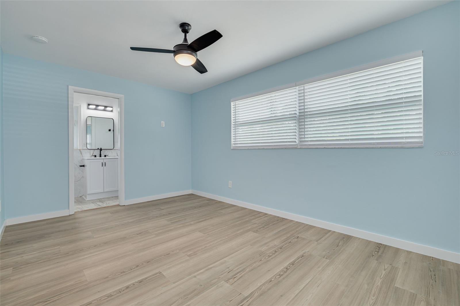 Image 23 of 35 For 1624 Chateau Drive