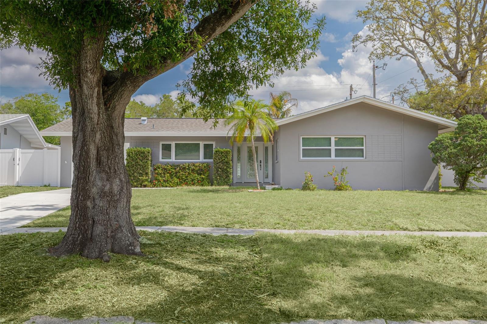 Image 3 of 35 For 1624 Chateau Drive
