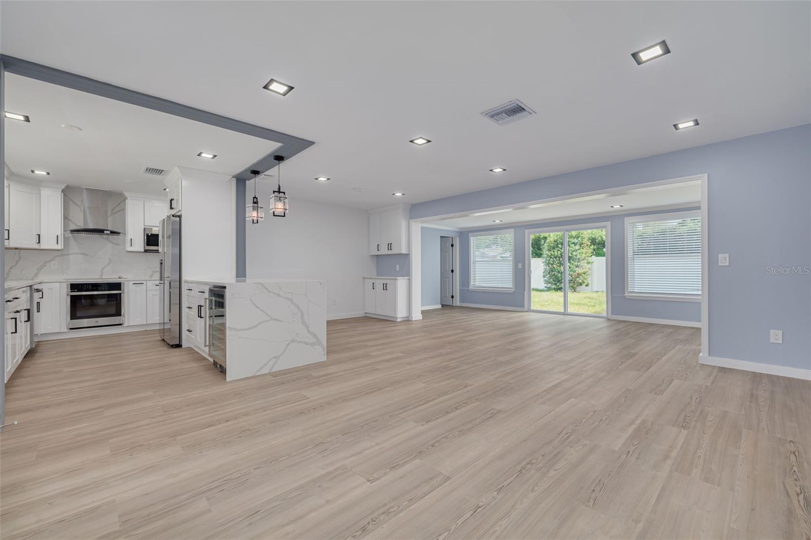 Image 8 of 35 For 1624 Chateau Drive