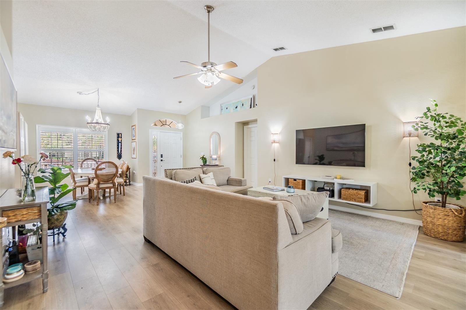 Listing photo id 11 for 4915 Fort Peck Road