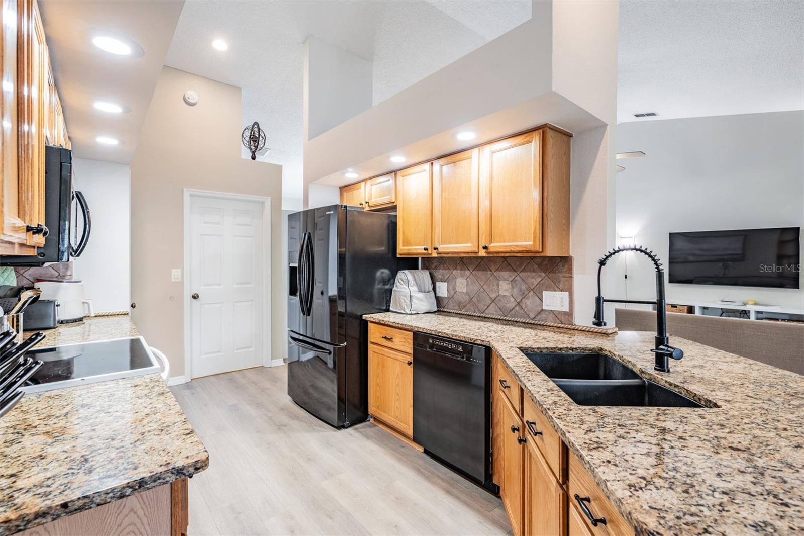 Listing photo id 20 for 4915 Fort Peck Road