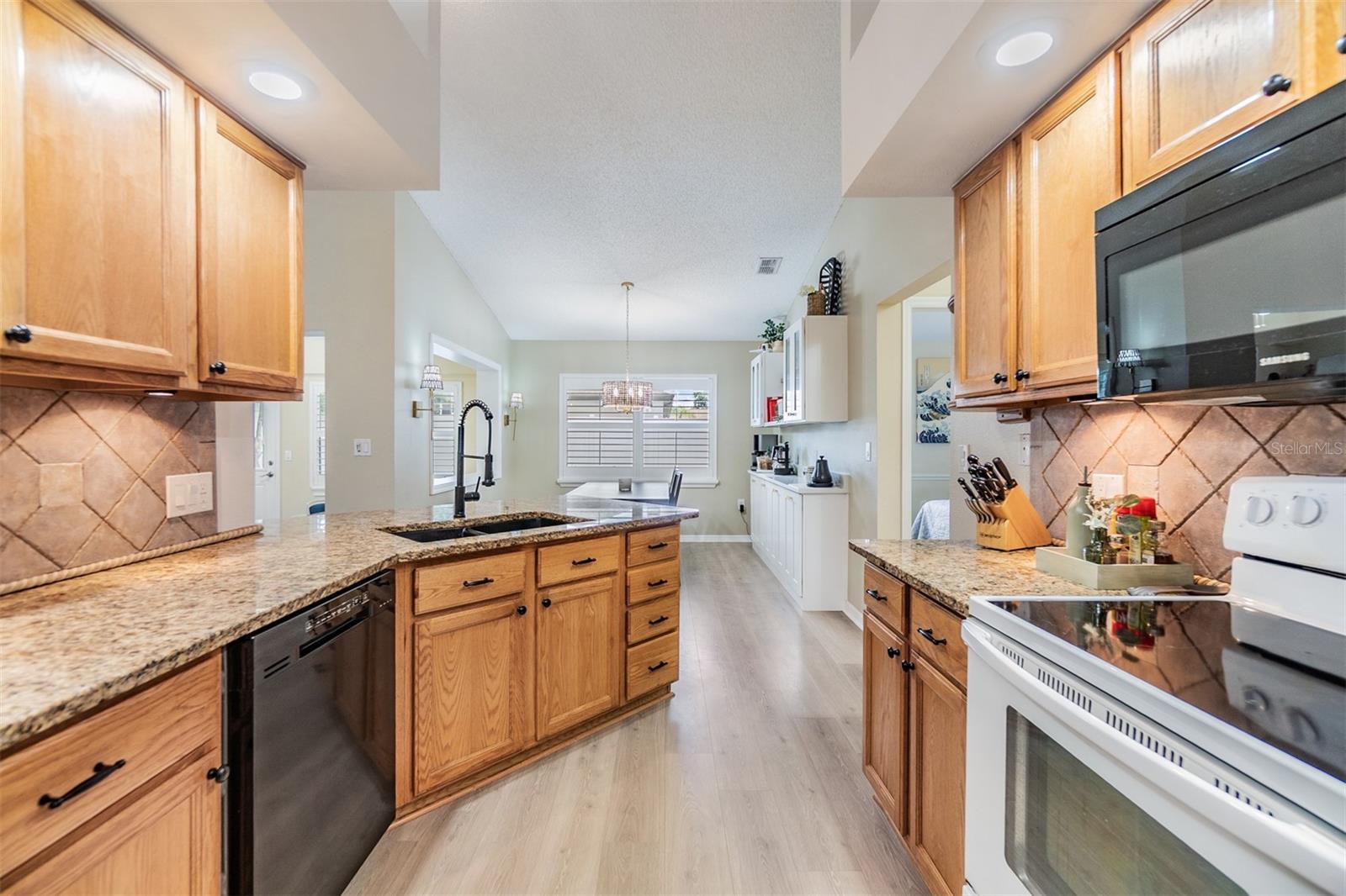 Listing photo id 21 for 4915 Fort Peck Road