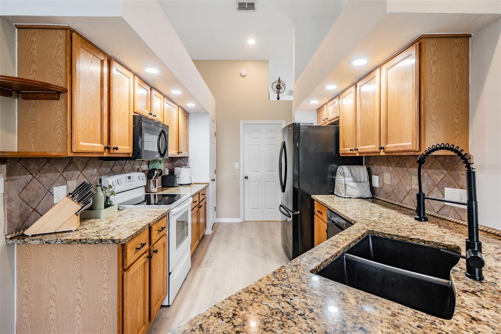 Listing photo id 23 for 4915 Fort Peck Road