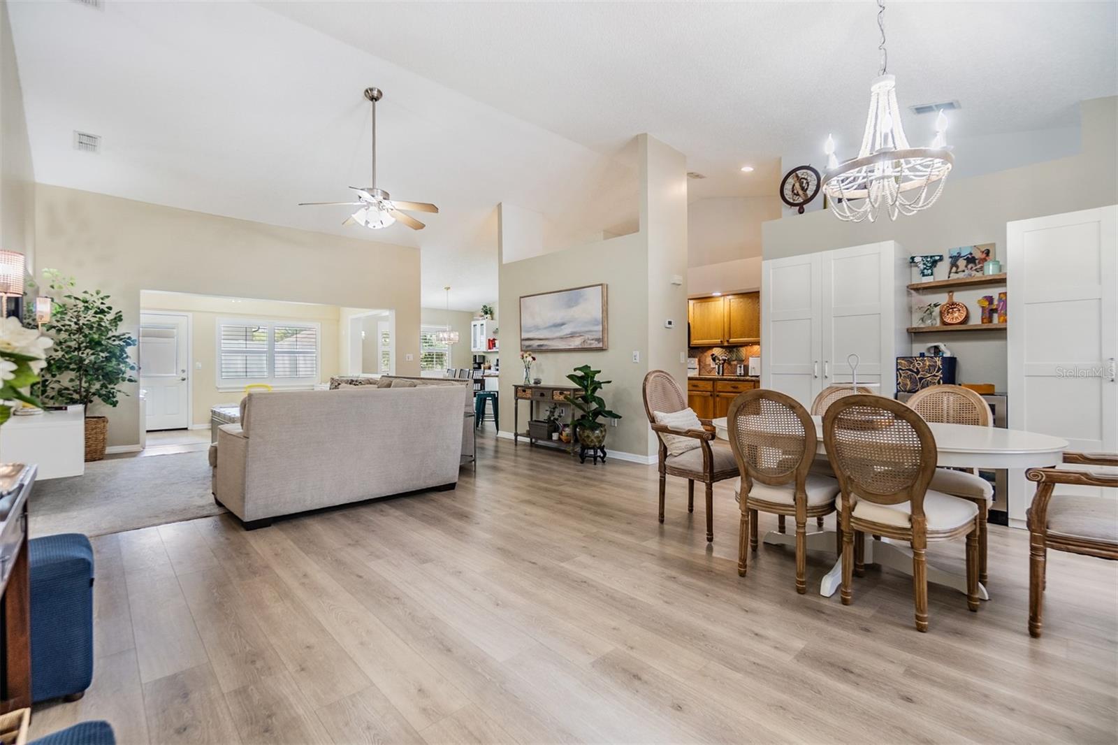 Listing photo id 6 for 4915 Fort Peck Road