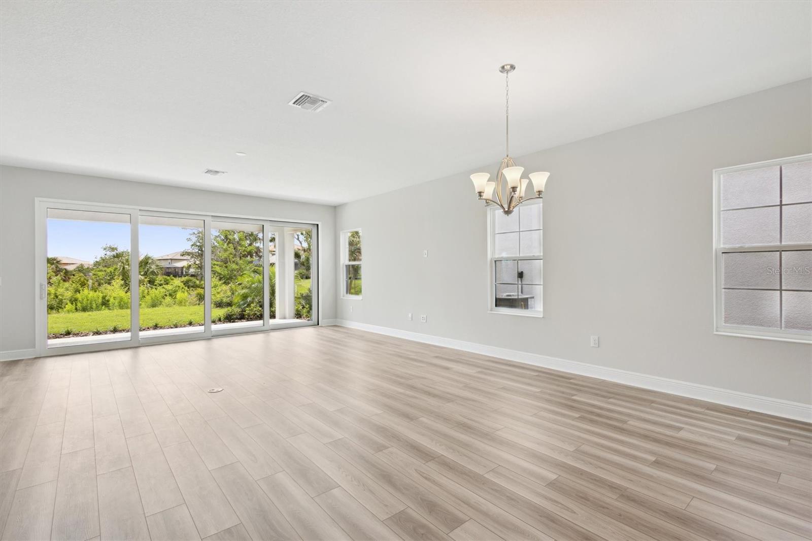 Image 4 of 32 For 8514 Dove Bog Terrace