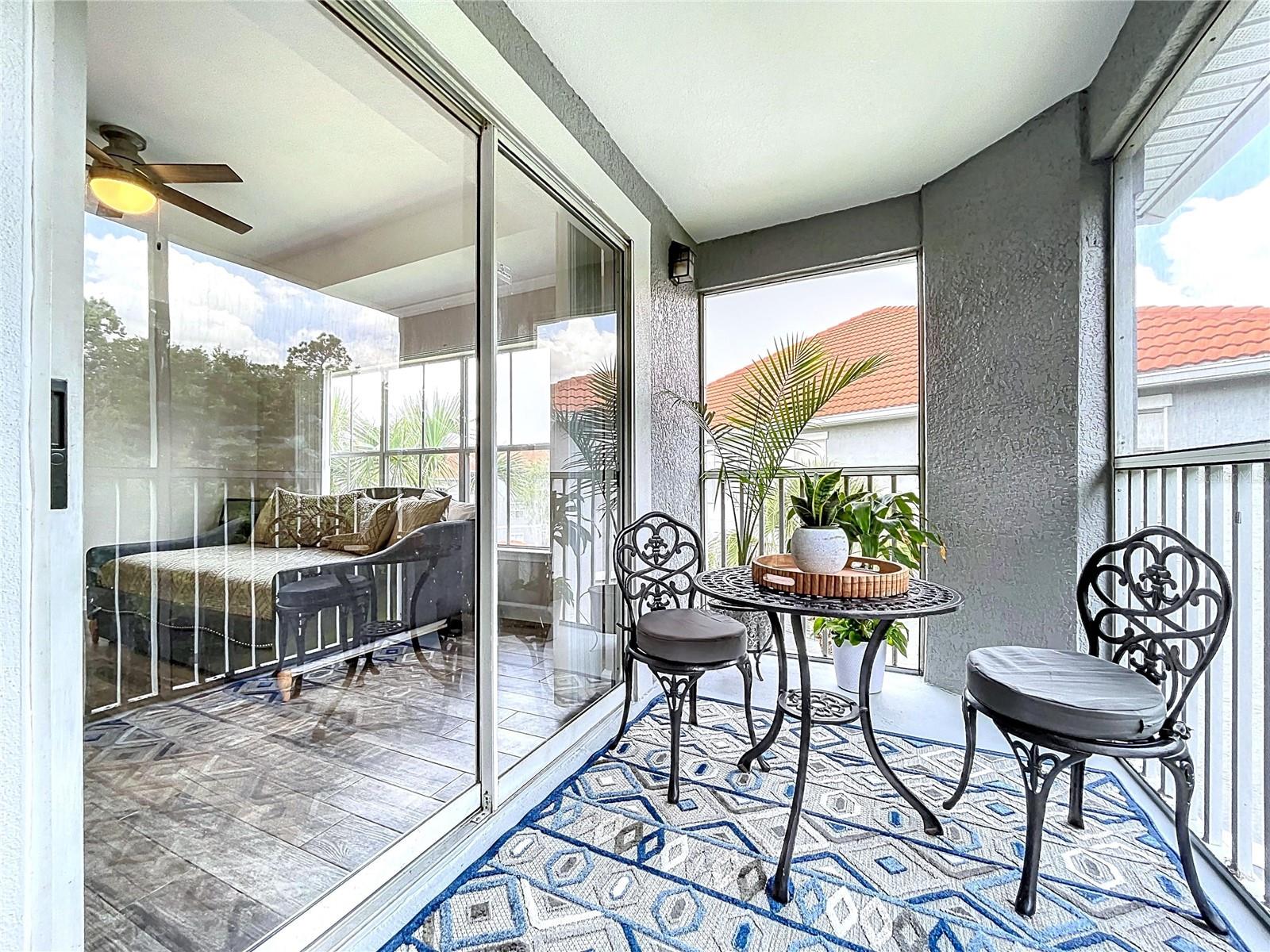 Listing photo id 10 for 18001 Richmond Place Drive 330