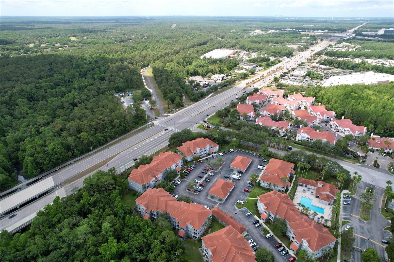 Listing photo id 12 for 18001 Richmond Place Drive 330