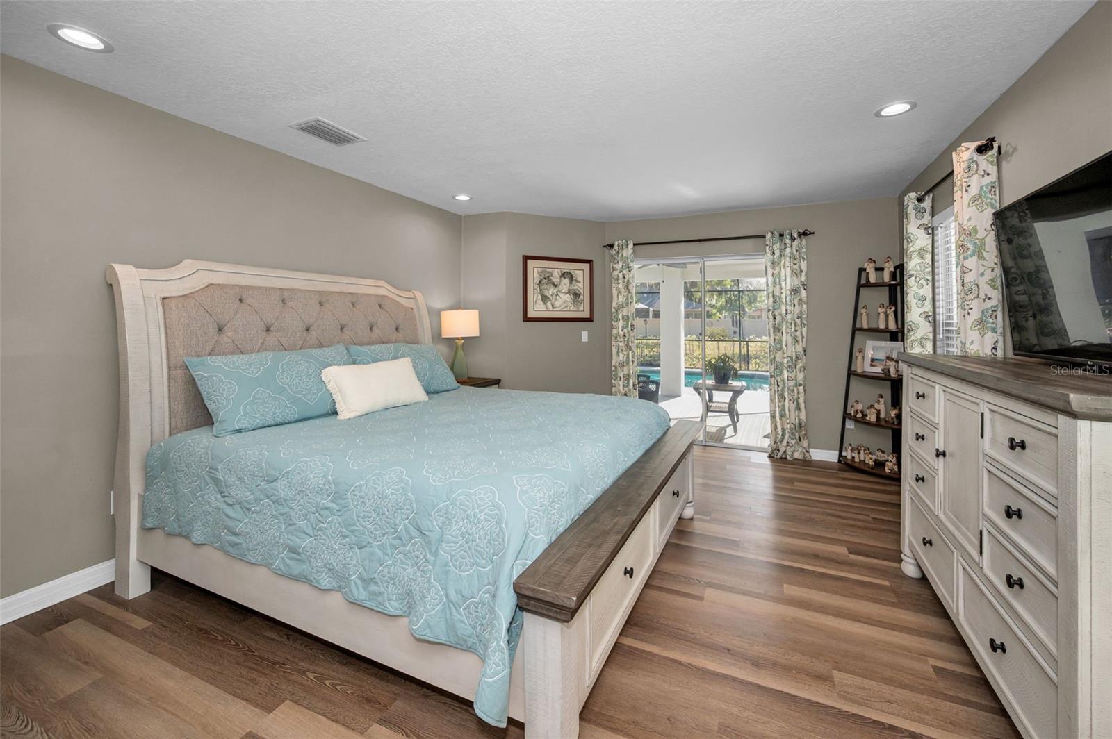 Image 24 of 48 For 3047 Lake Padgett Drive
