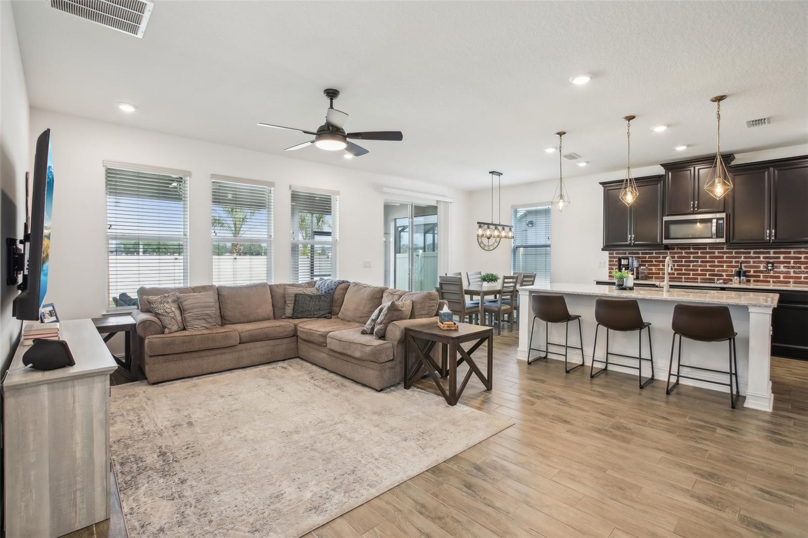 Image 13 of 54 For 10625 Cardera Drive