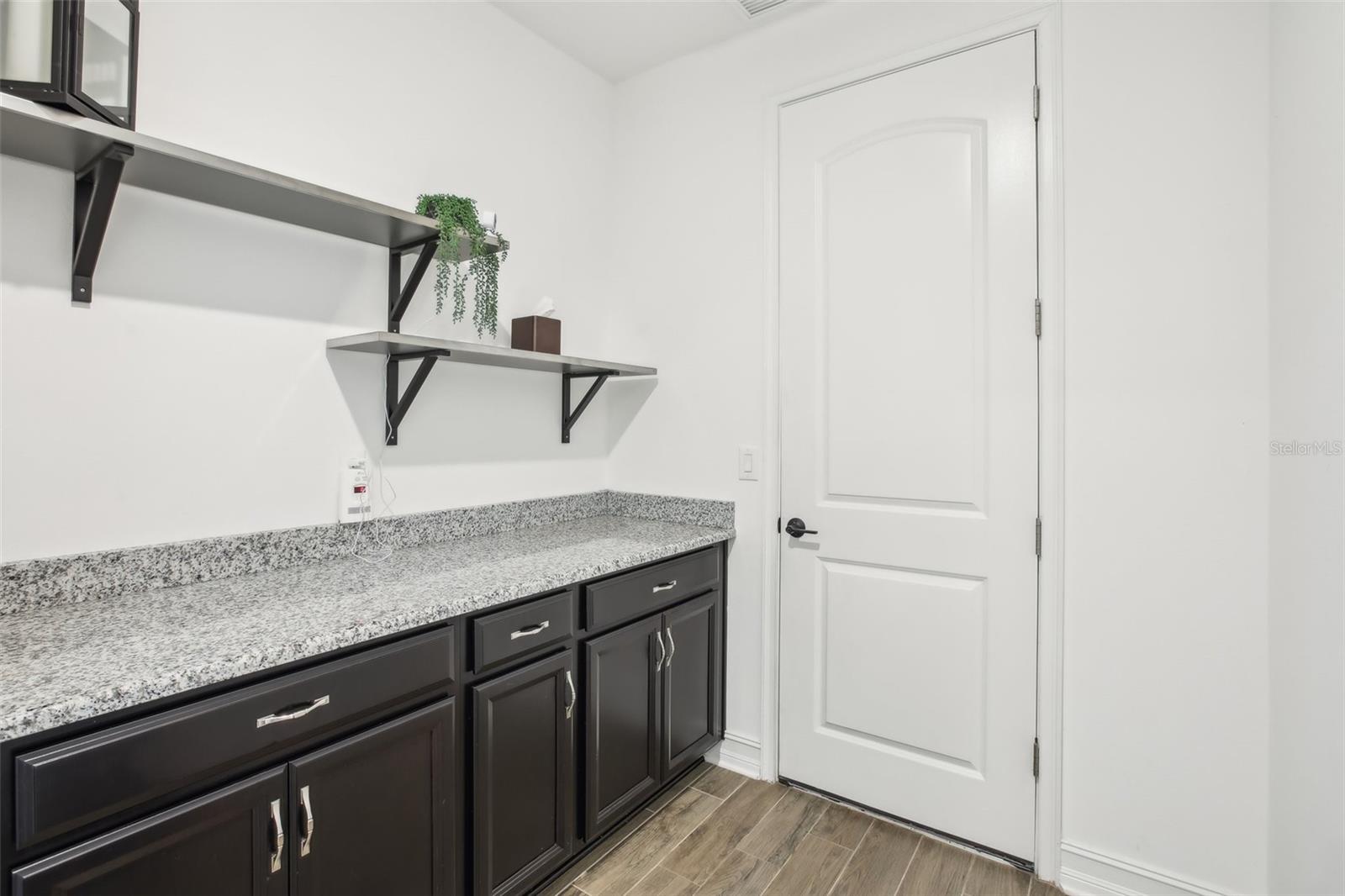 Image 22 of 54 For 10625 Cardera Drive