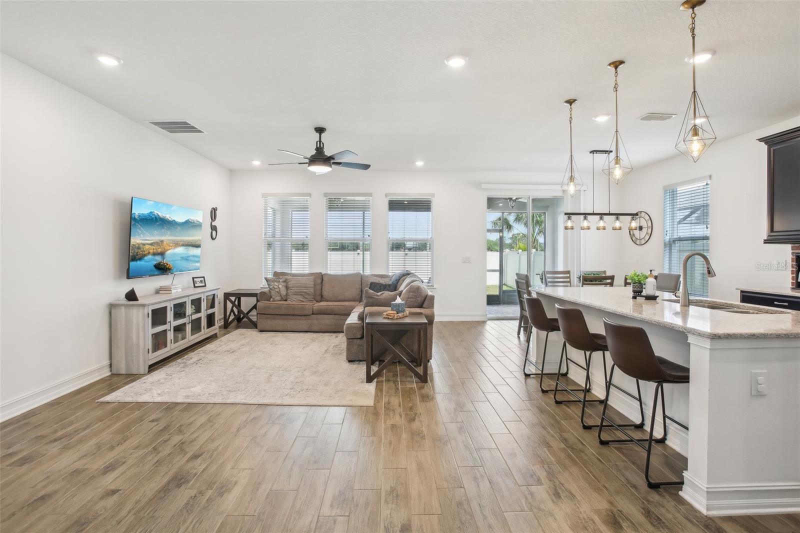 Image 5 of 54 For 10625 Cardera Drive