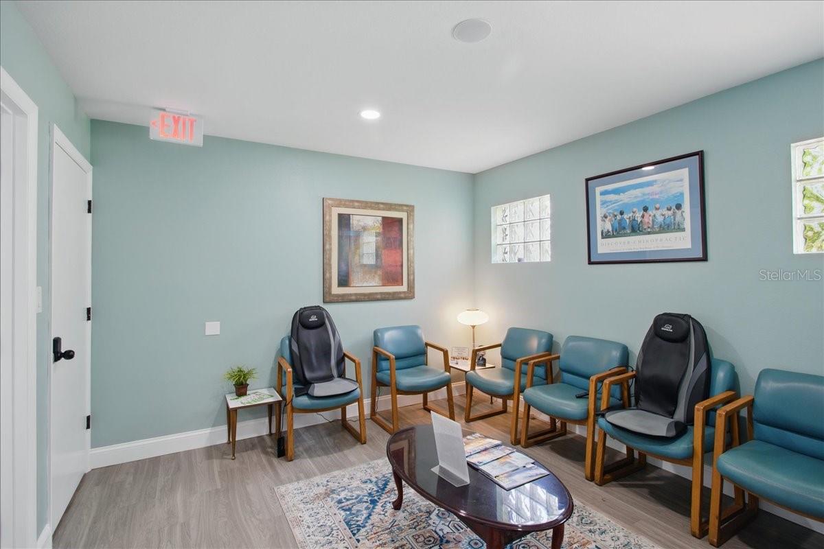 Listing photo id 8 for 4250 Bay To Bay Boulevard