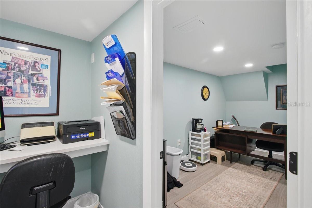Listing photo id 14 for 4250 Bay To Bay Boulevard