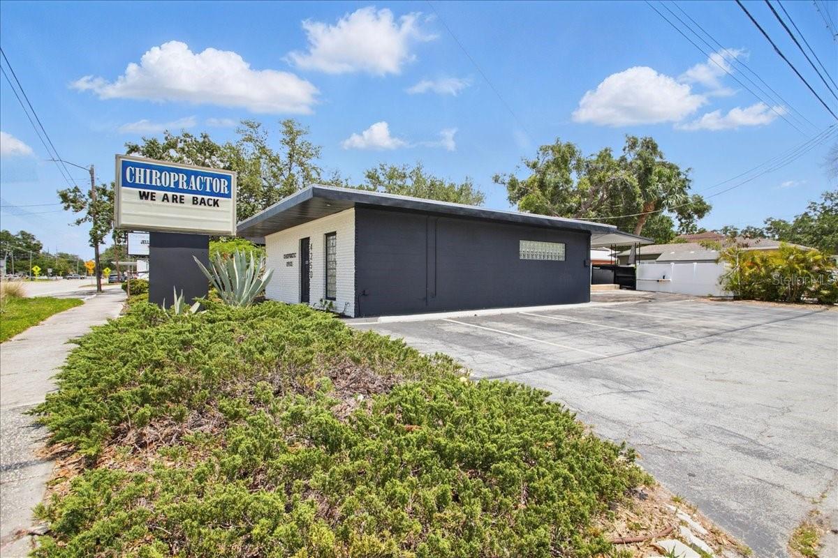 Listing photo id 1 for 4250 Bay To Bay Boulevard