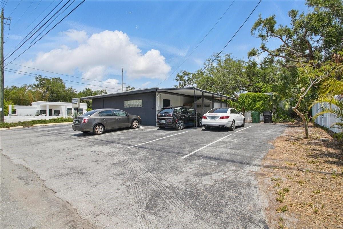 Listing photo id 4 for 4250 Bay To Bay Boulevard