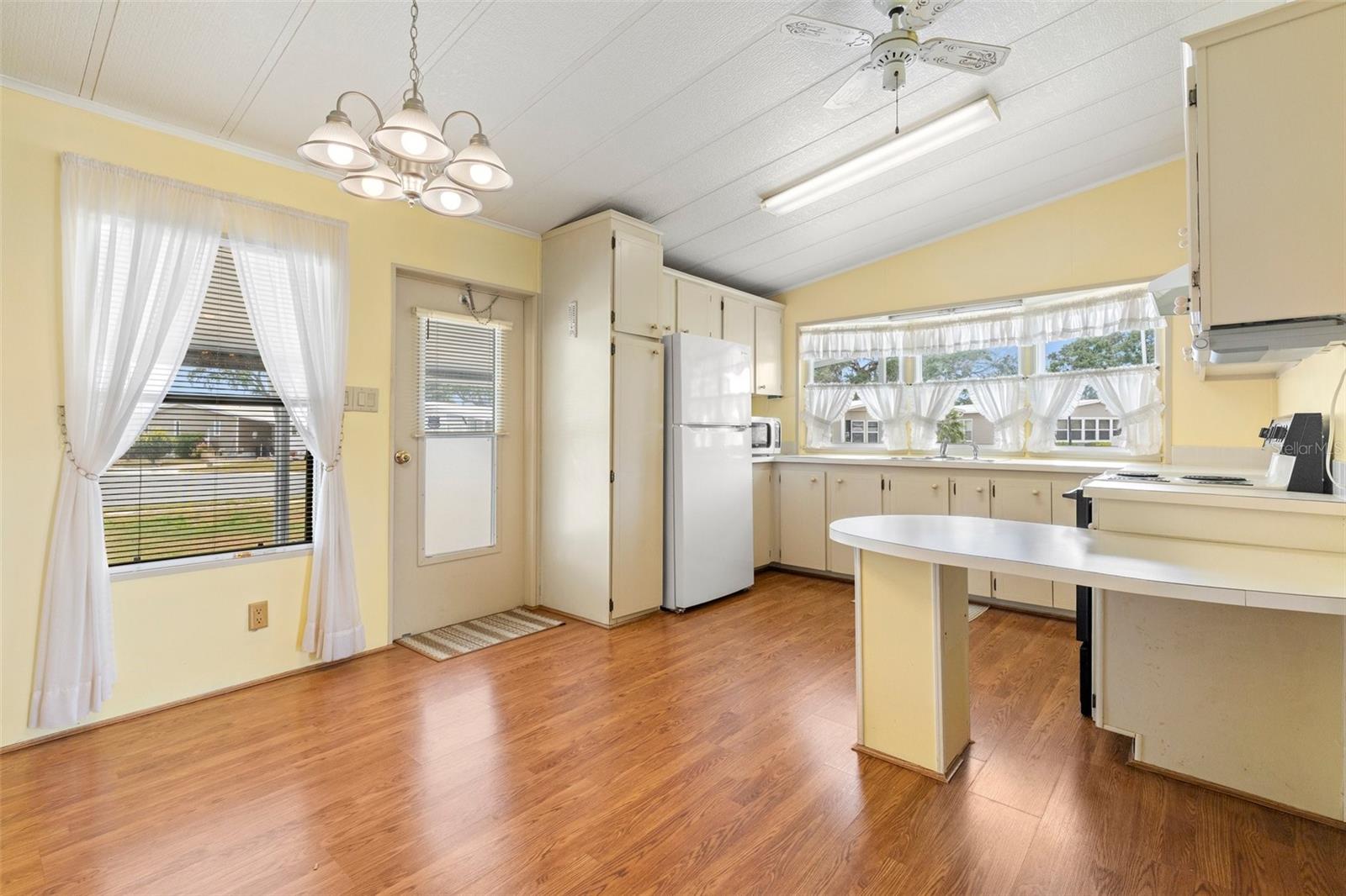 Image 10 of 27 For 5544 Caprice Way