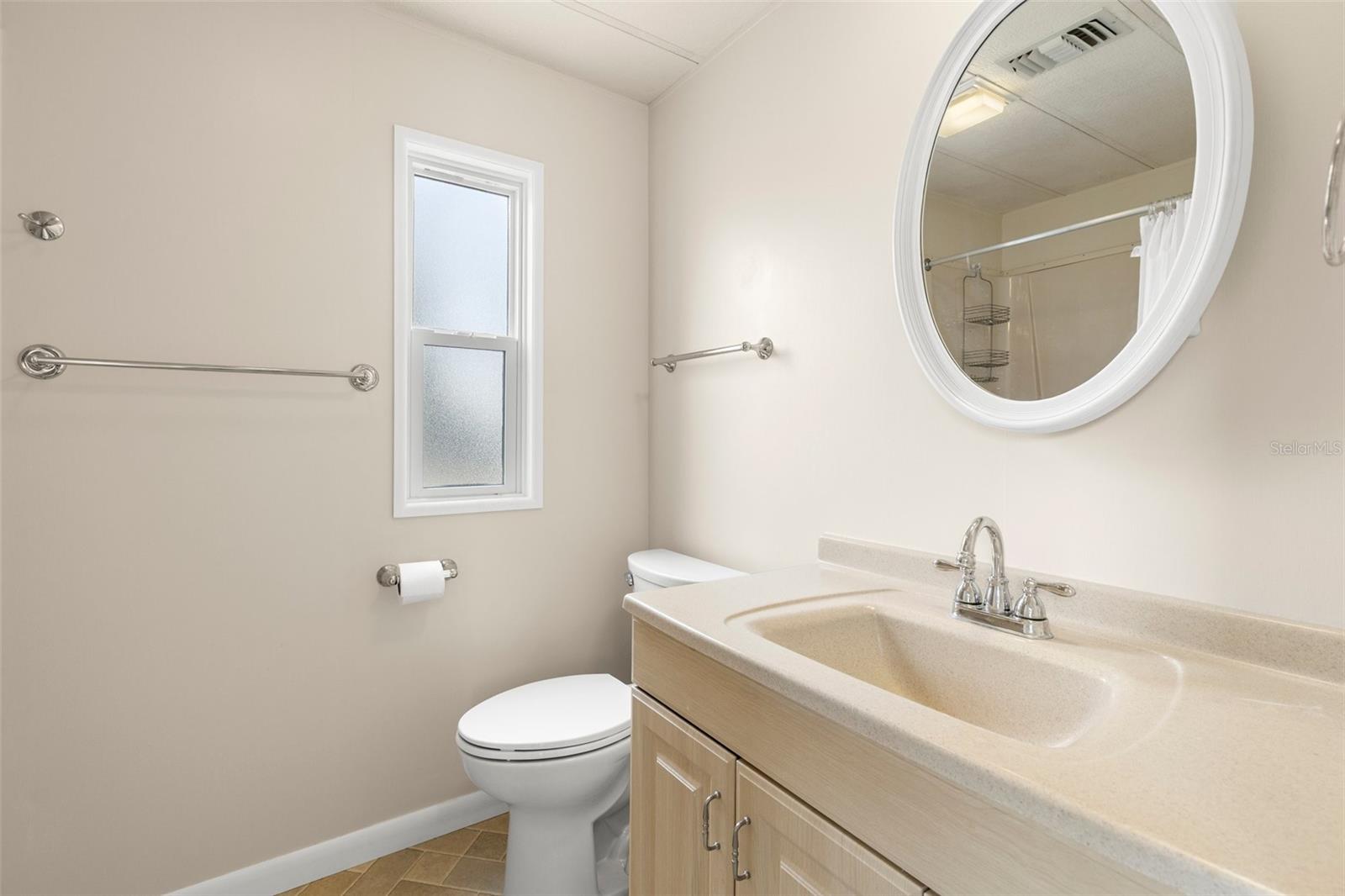 Image 18 of 27 For 5544 Caprice Way