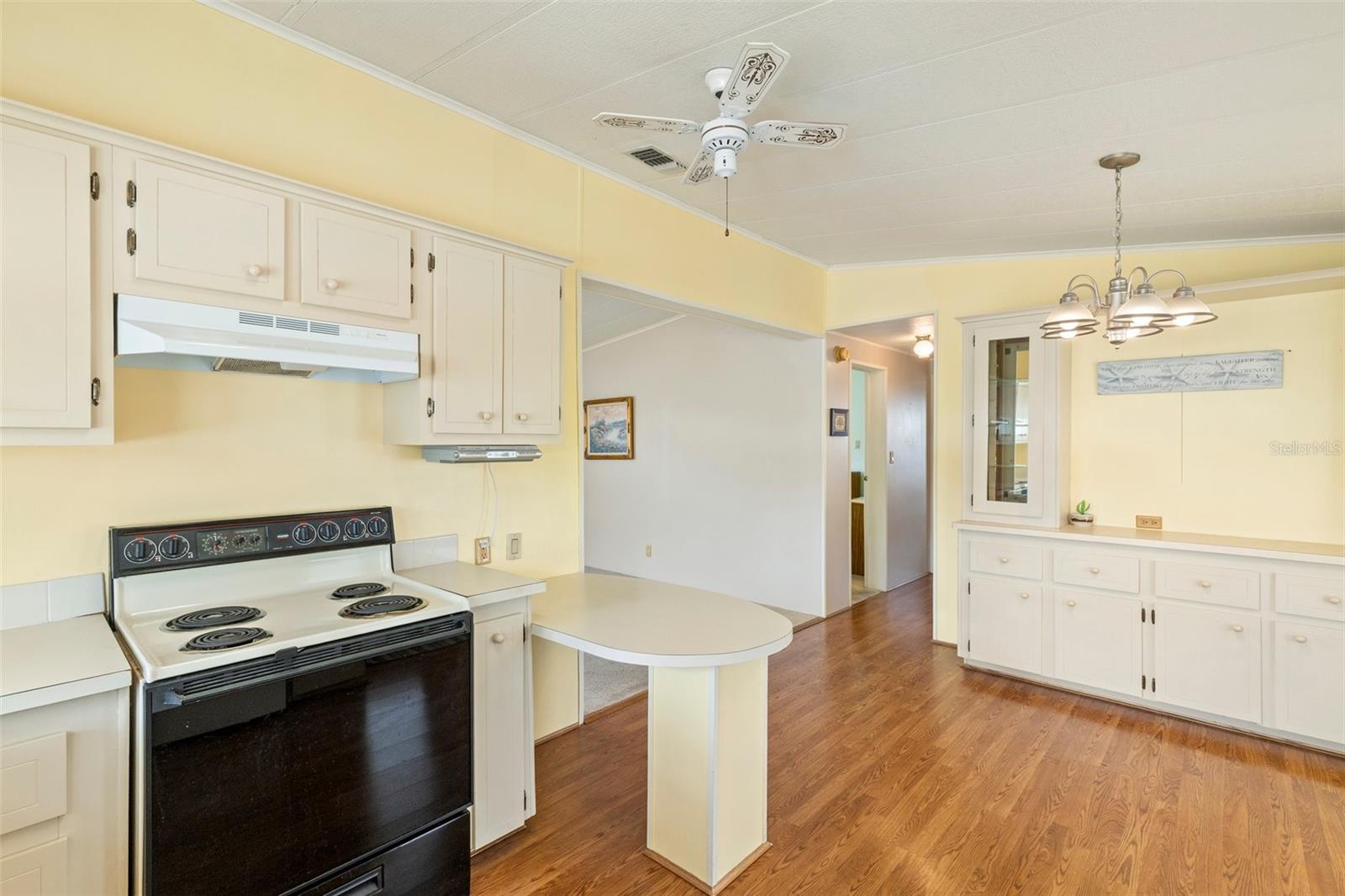Image 8 of 27 For 5544 Caprice Way