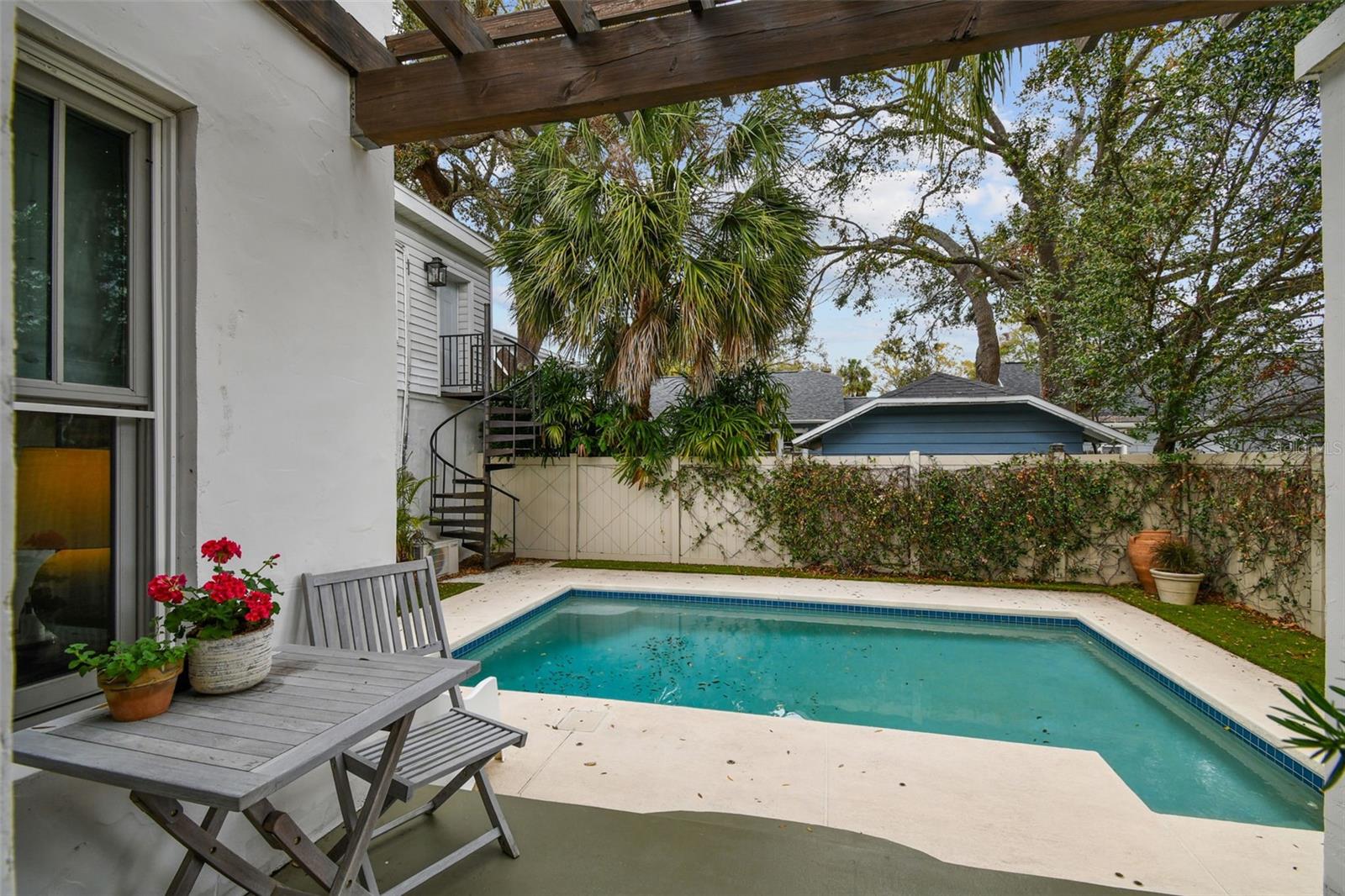 Image 36 of 45 For 2911 Estrella Street