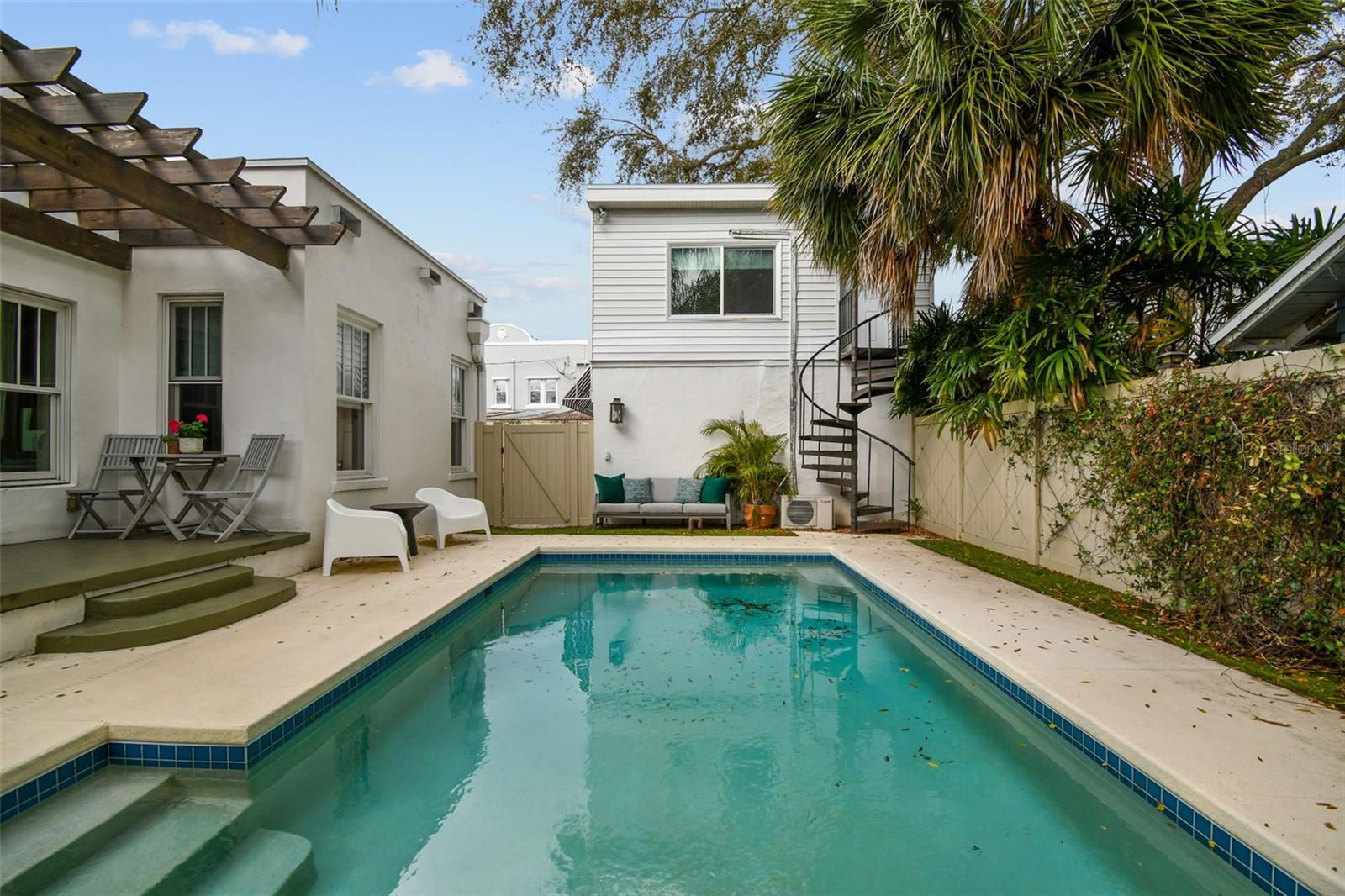 Image 37 of 45 For 2911 Estrella Street