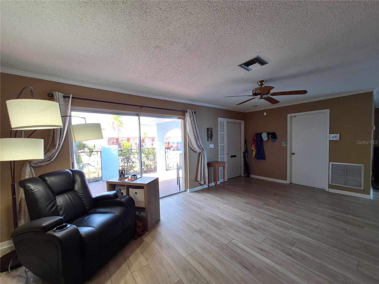 Image 11 of 66 For 5404 Springwood Boulevard 5404