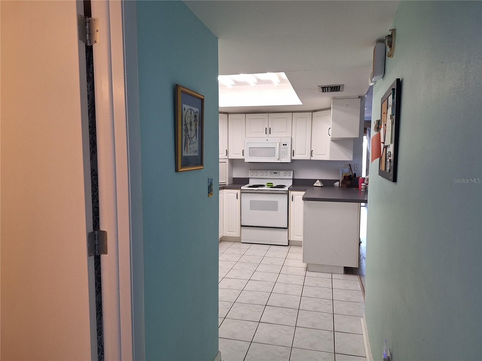 Image 20 of 66 For 5404 Springwood Boulevard 5404