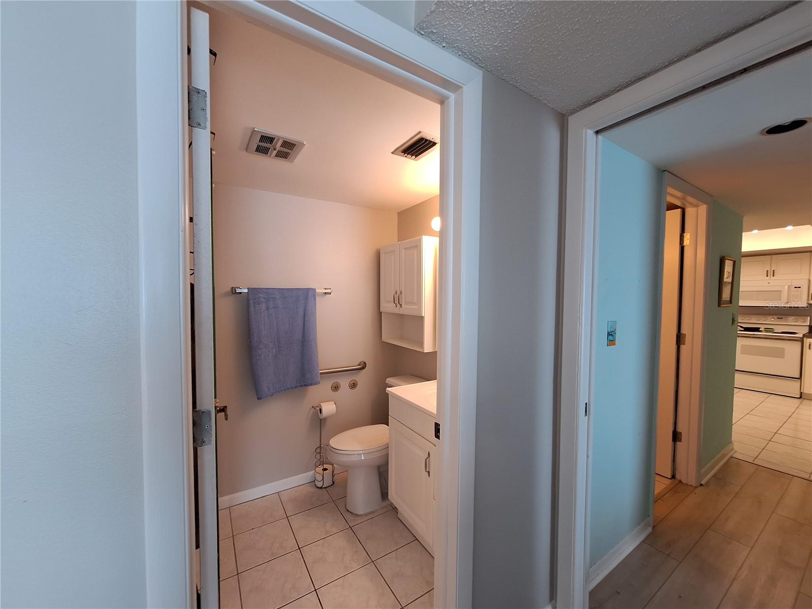 Image 34 of 66 For 5404 Springwood Boulevard 5404