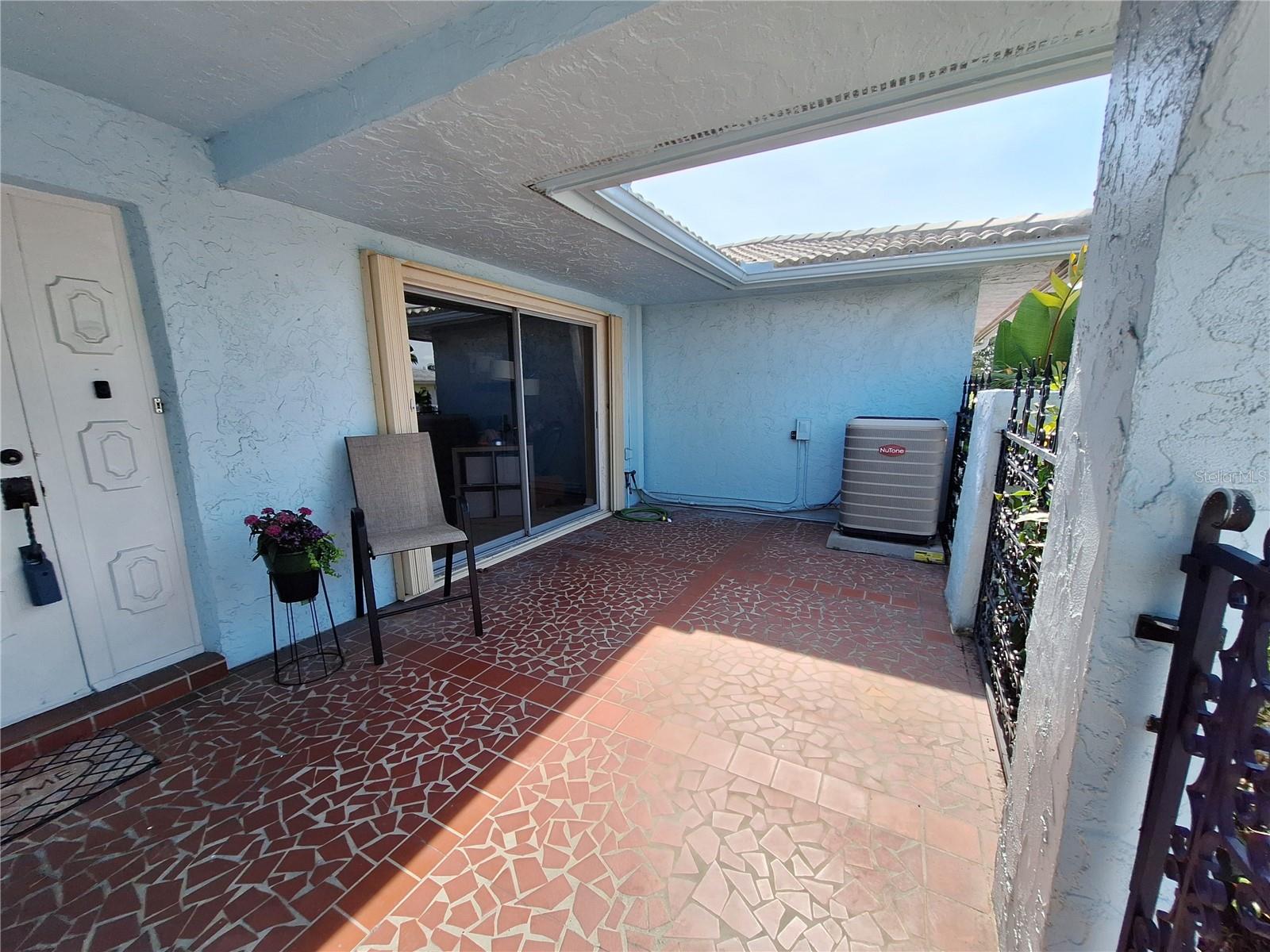 Image 5 of 66 For 5404 Springwood Boulevard 5404