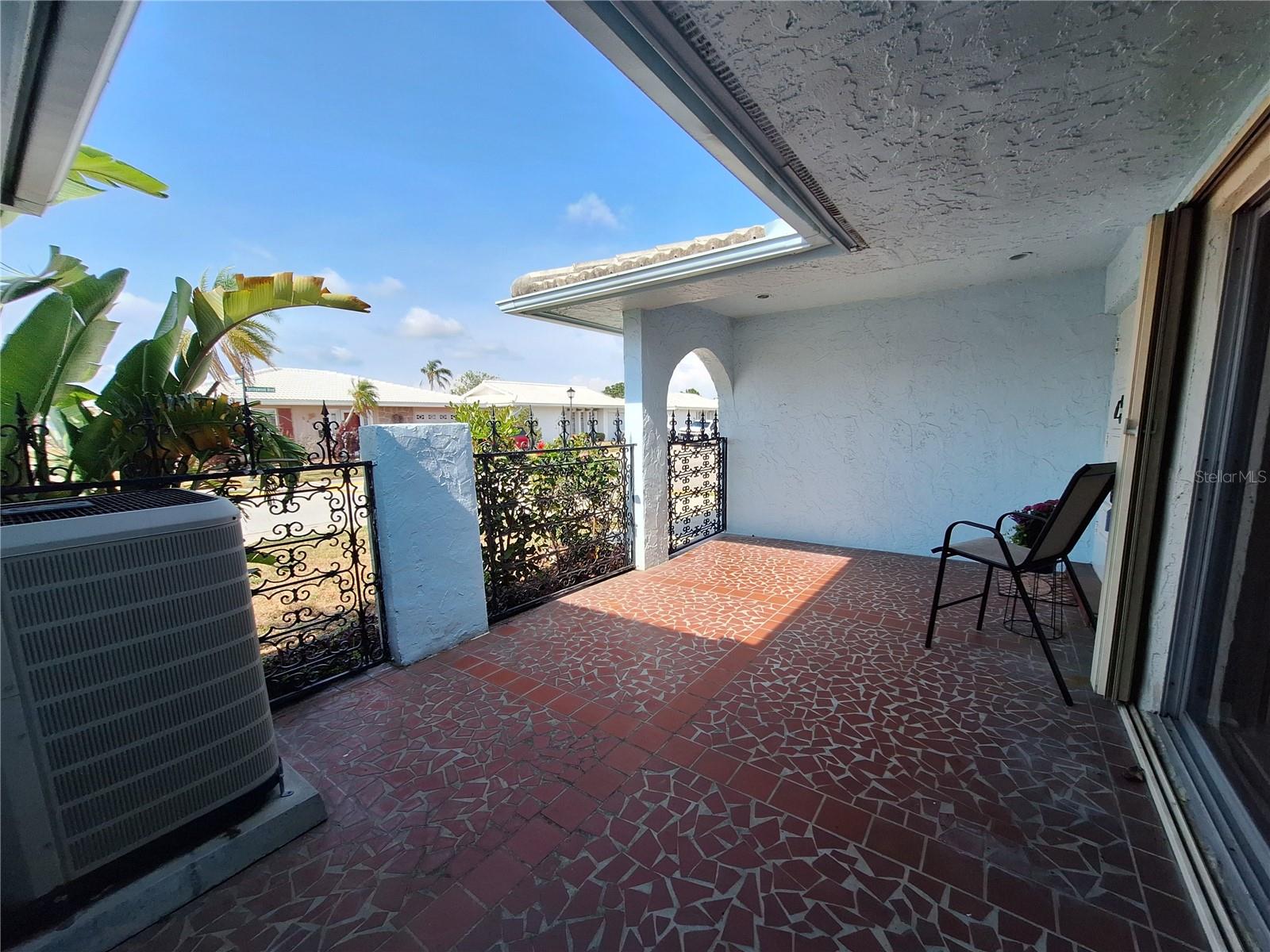 Image 6 of 66 For 5404 Springwood Boulevard 5404