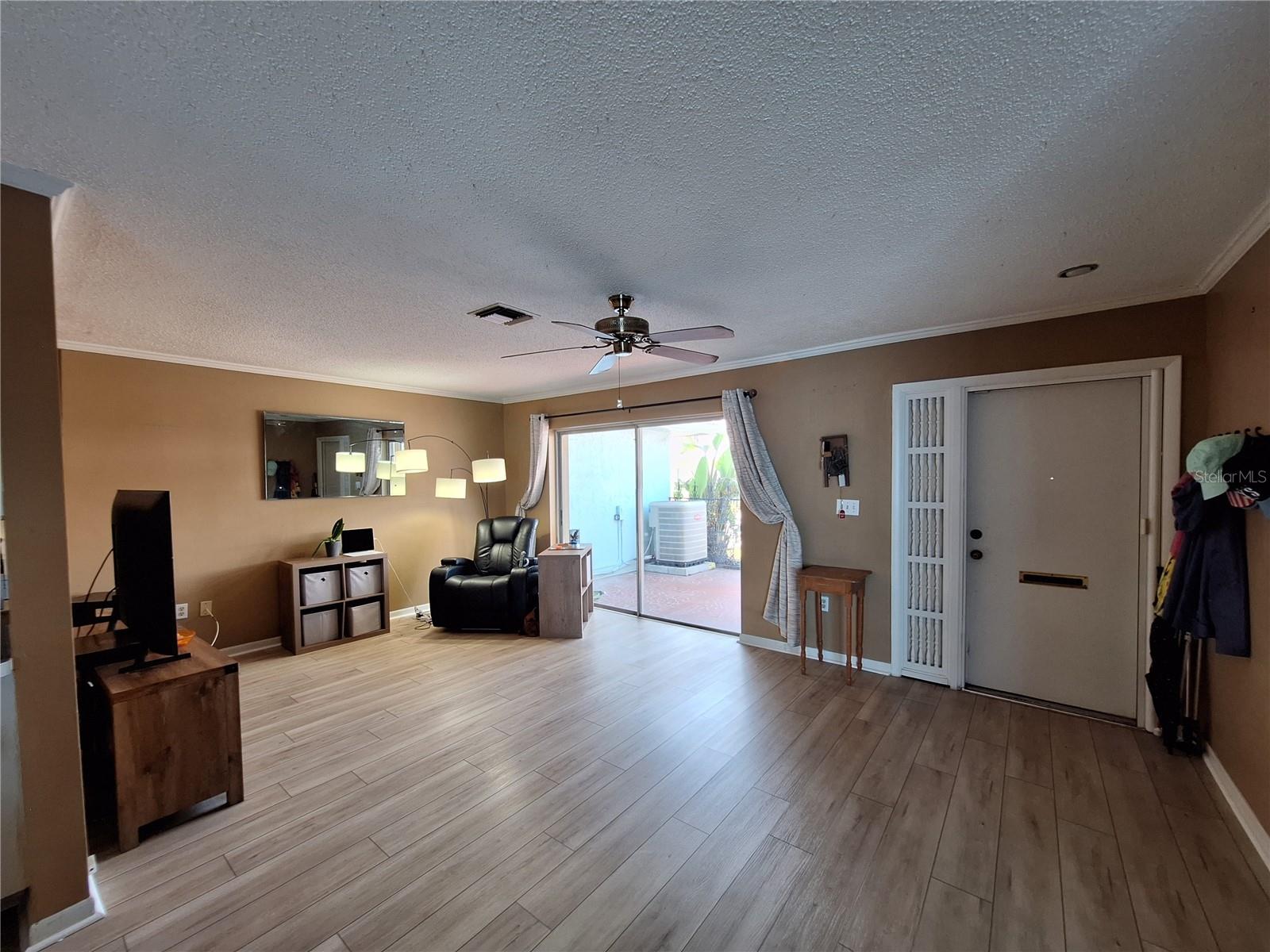 Image 9 of 66 For 5404 Springwood Boulevard 5404
