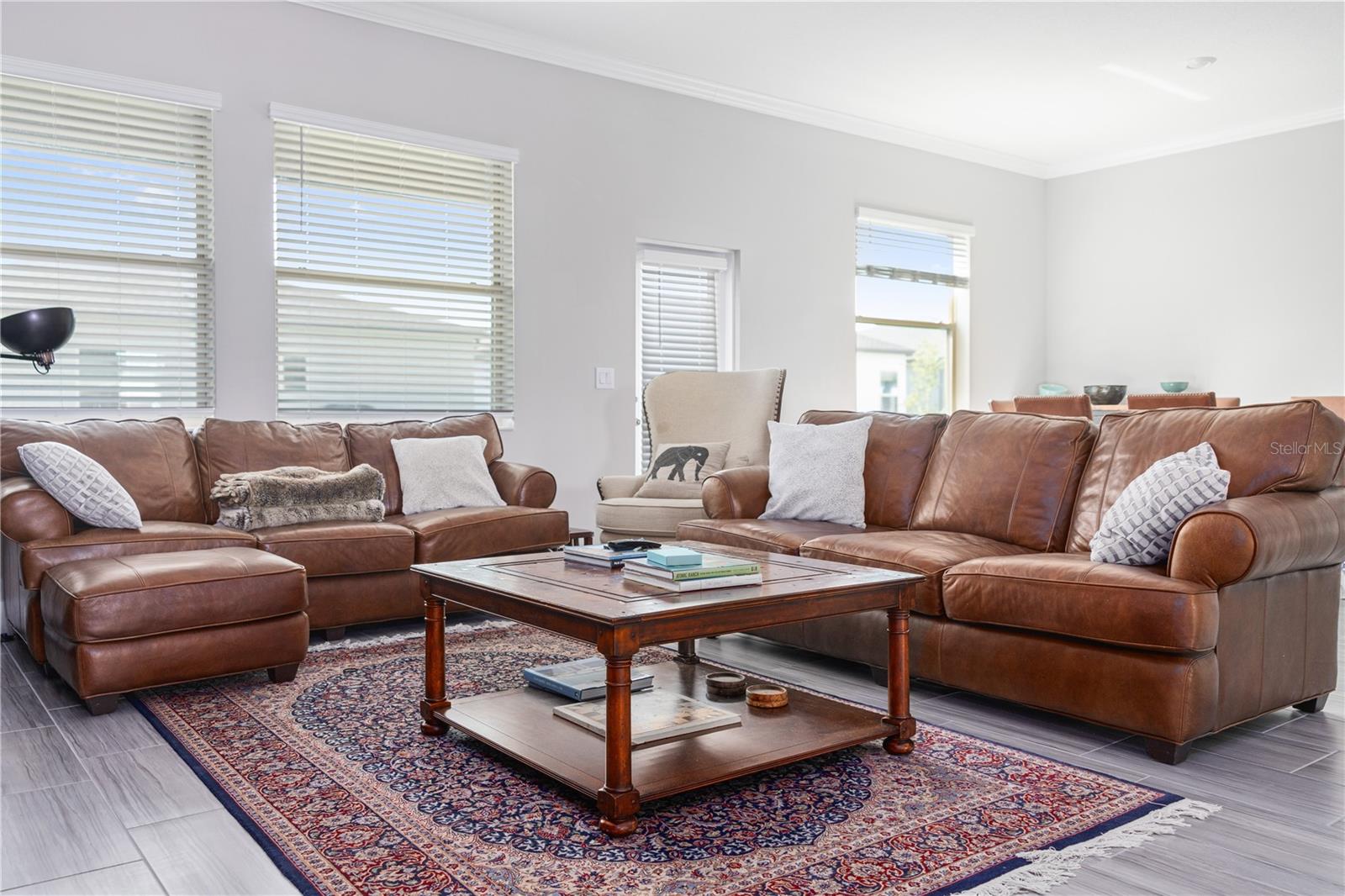 Listing photo id 2 for 7706 Swoope Street