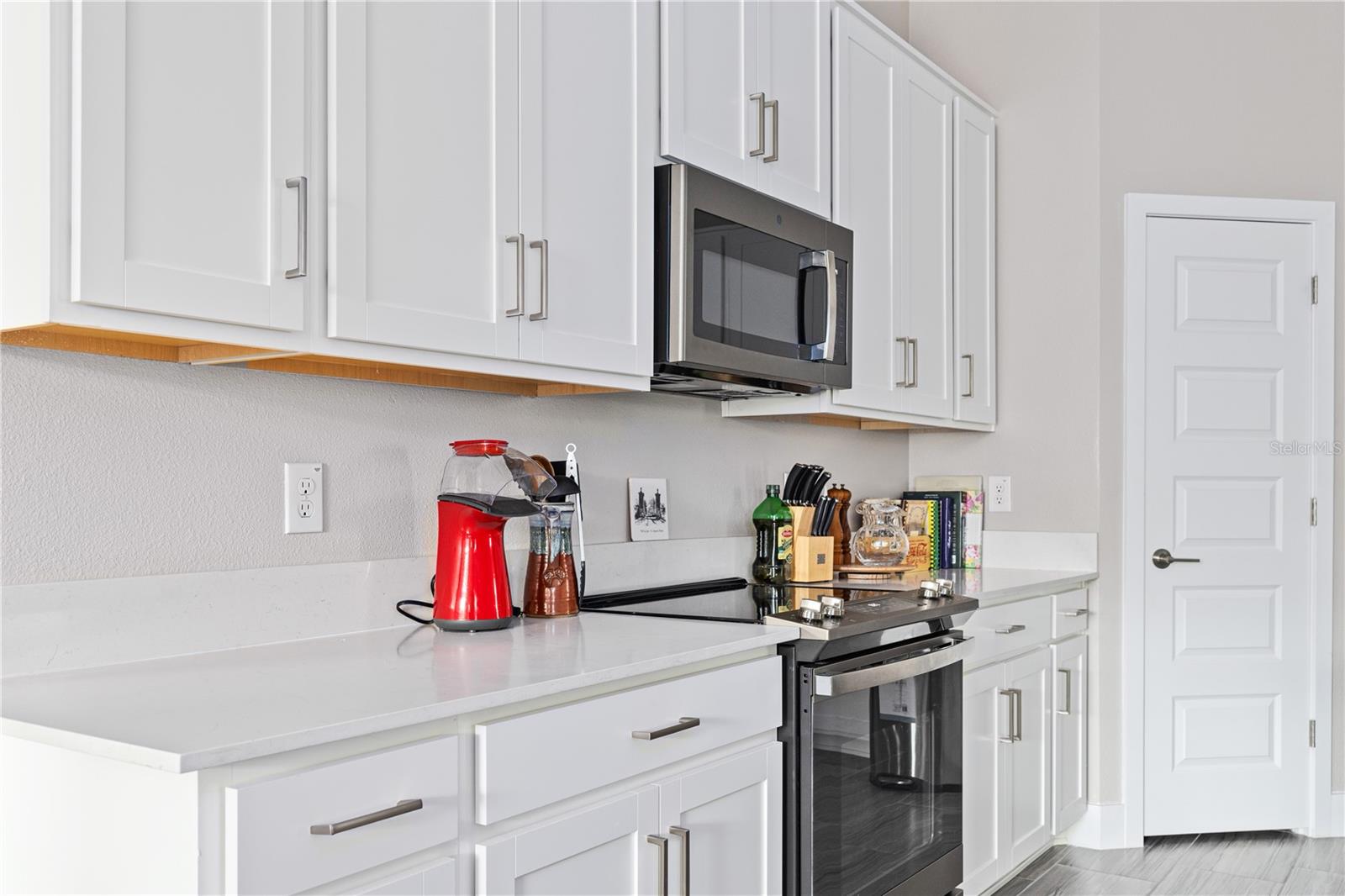 Listing photo id 7 for 7706 Swoope Street