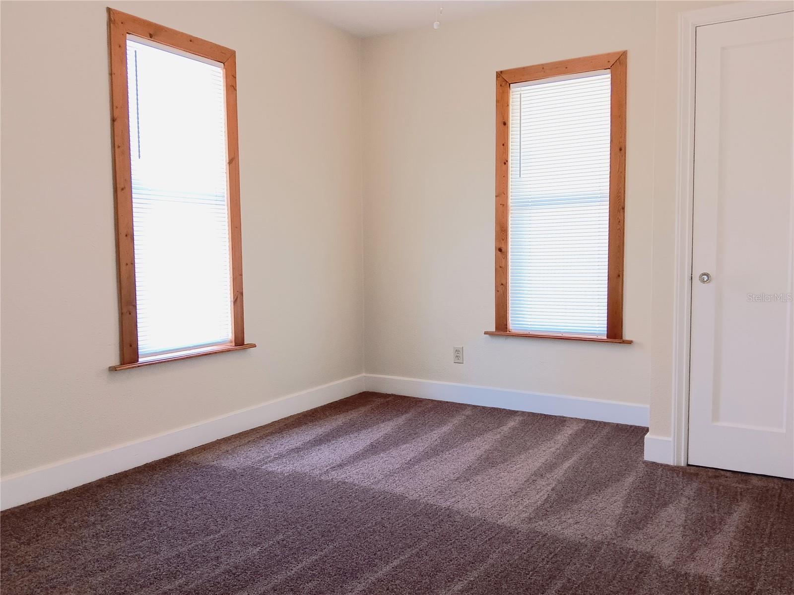 Image 15 of 19 For 4840 19th Street N
