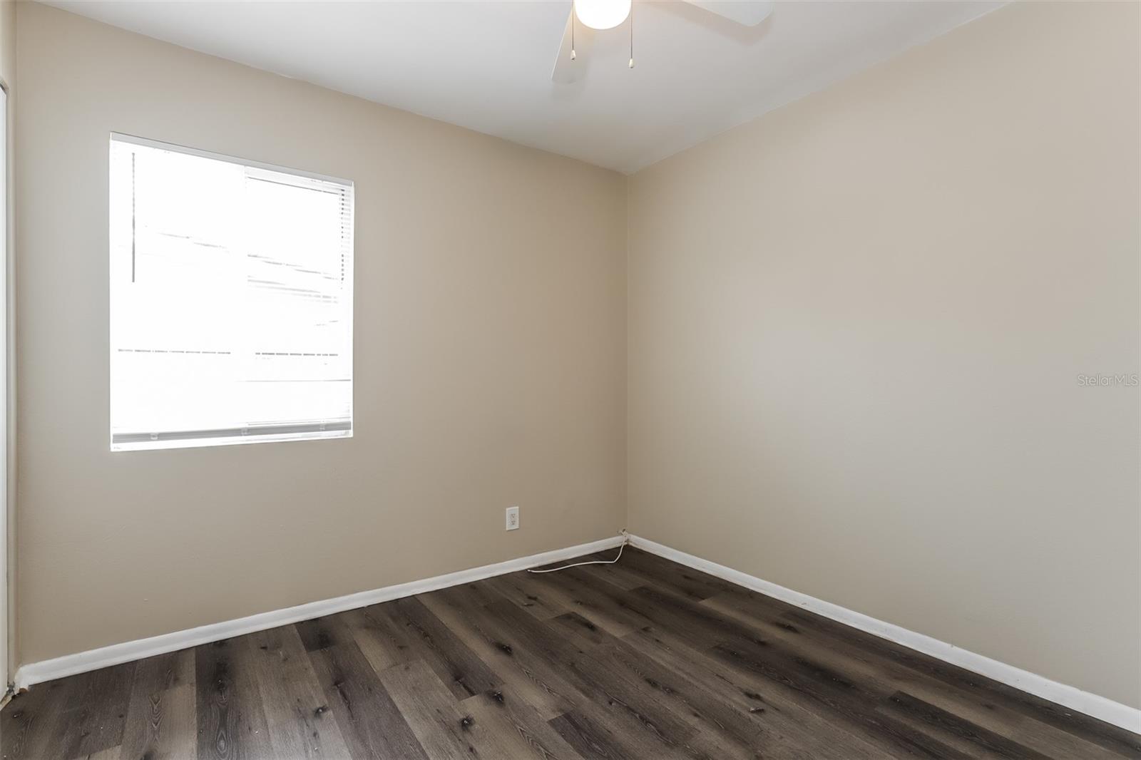 Image 10 of 15 For 5924 16th Avenue N