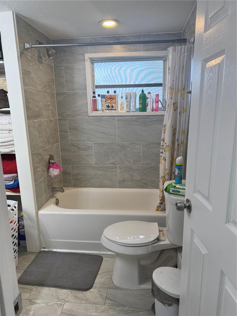 Listing photo id 0 for 7525 Arbordale Drive