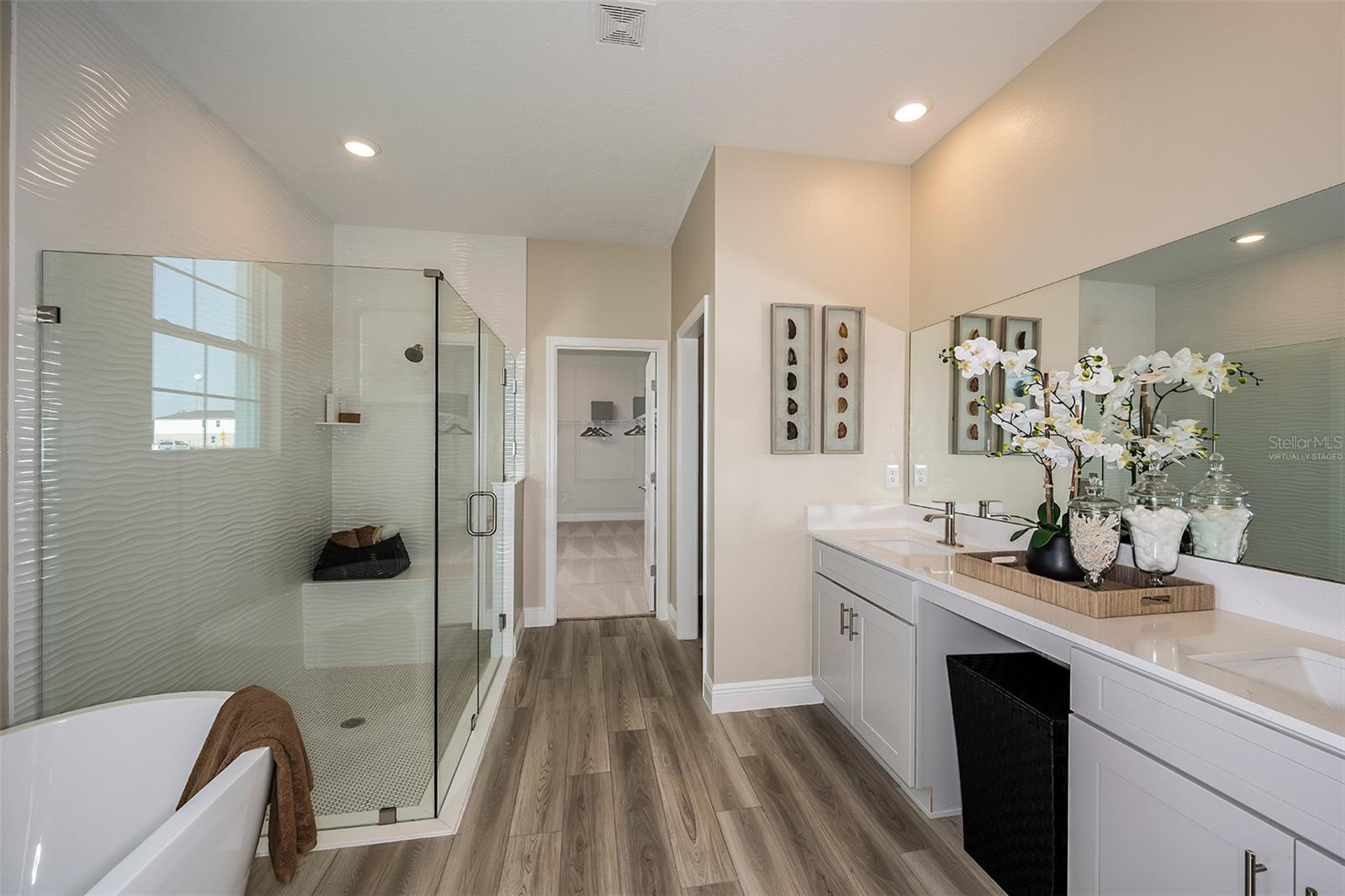 Image 17 of 19 For 10009 Surrey Rose Drive