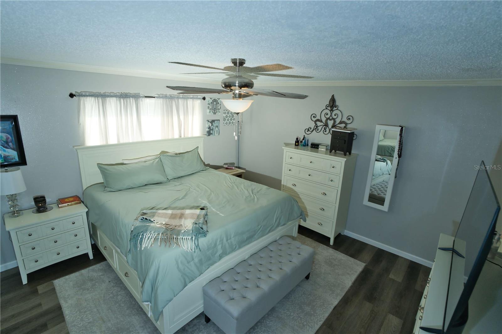 Image 11 of 19 For 300 6th Street N E3