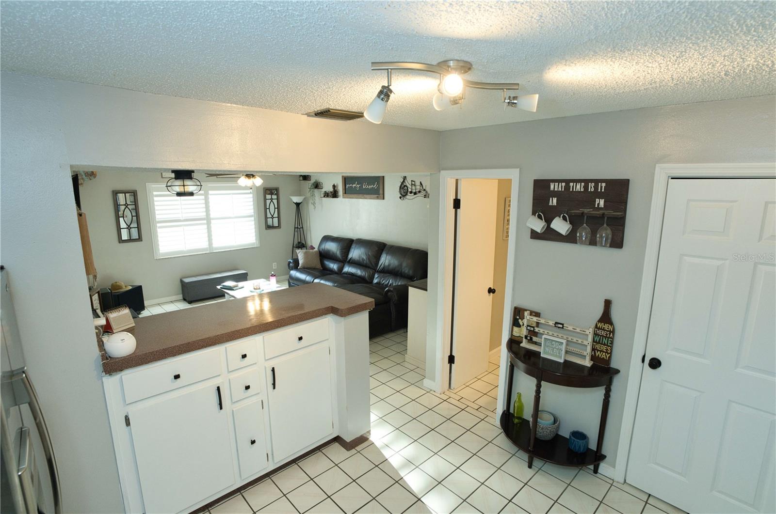 Image 4 of 19 For 300 6th Street N E3