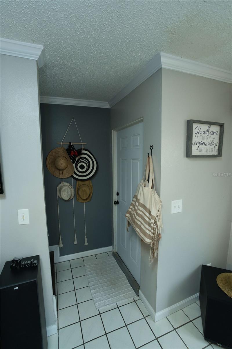 Image 5 of 19 For 300 6th Street N E3