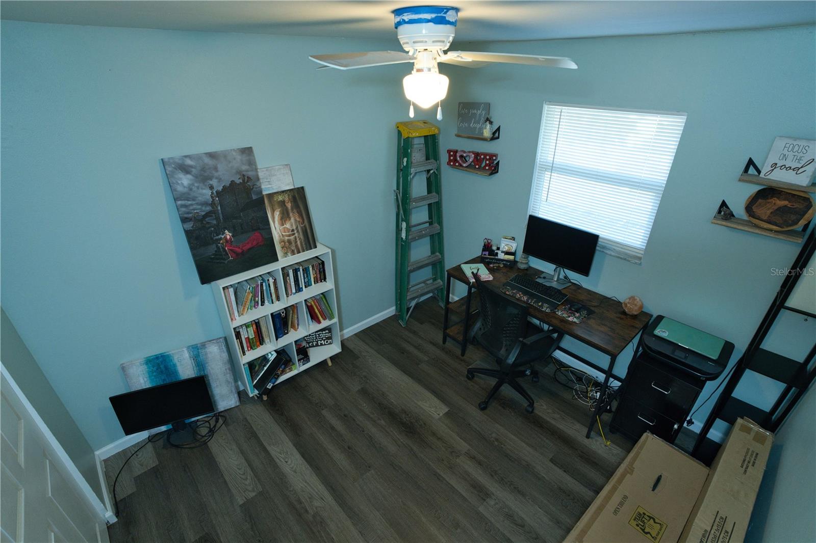 Image 6 of 19 For 300 6th Street N E3