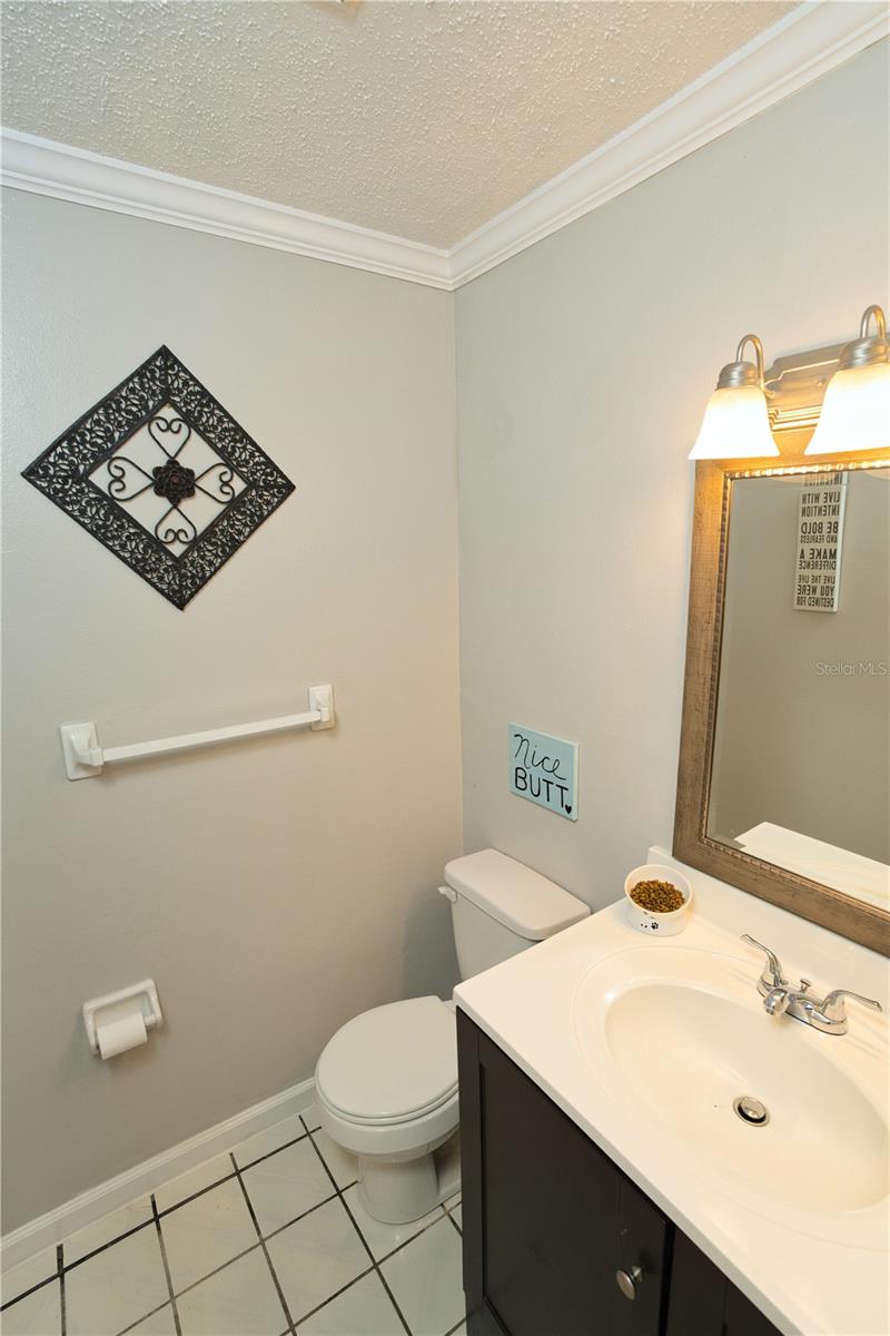Image 9 of 19 For 300 6th Street N E3
